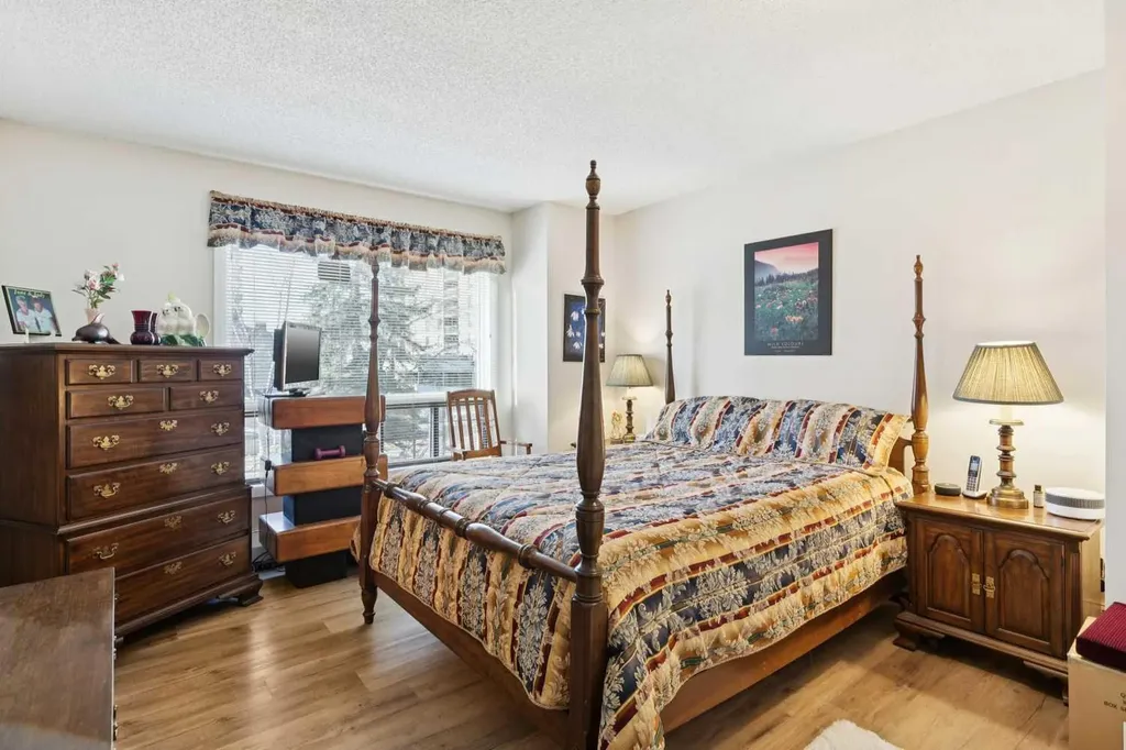 924 14 Avenue SW Calgary AB T2R 0N7