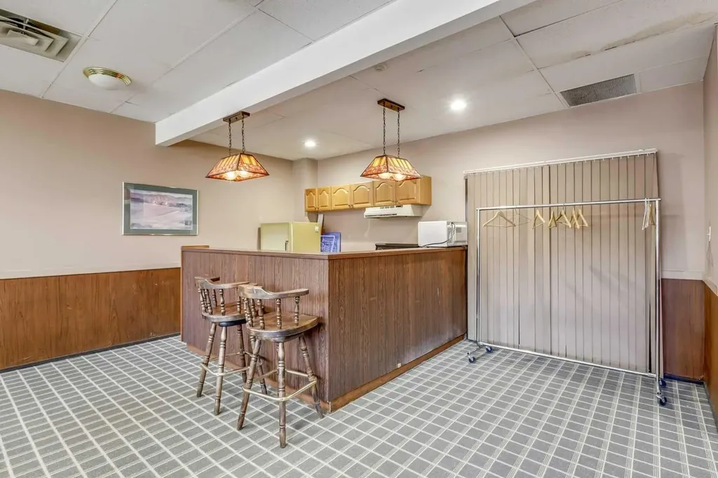924 14 Avenue SW Calgary AB T2R 0N7