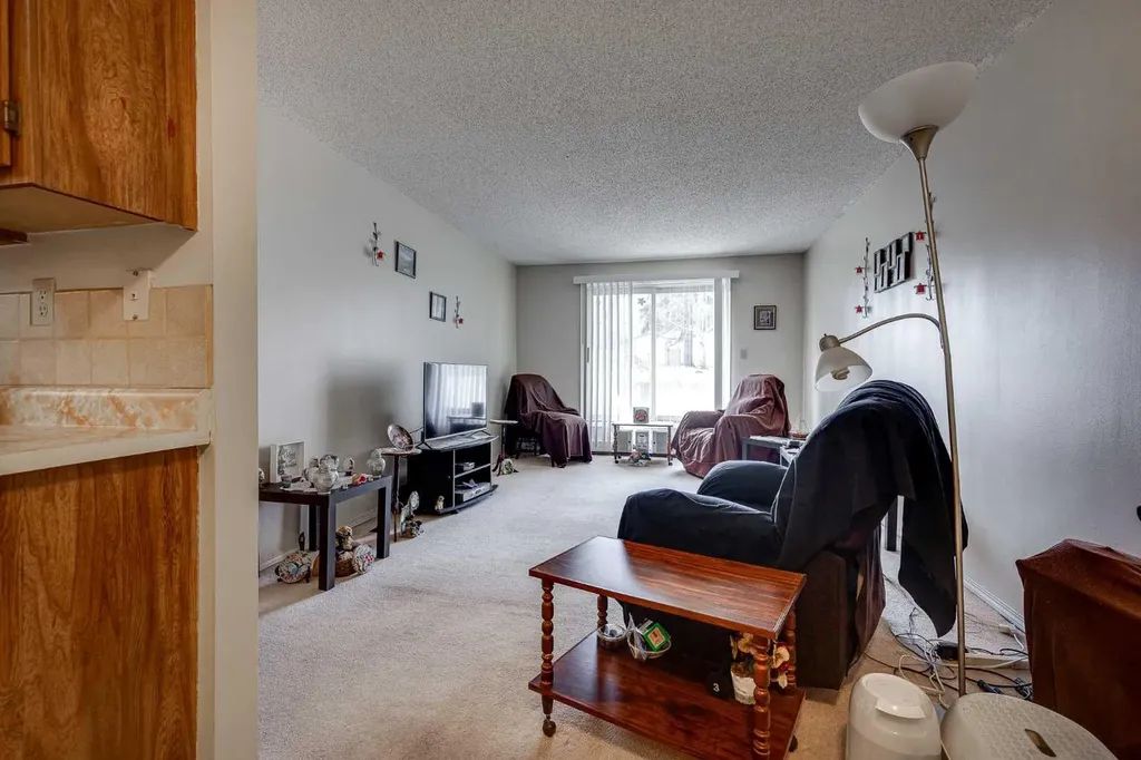 41 Bennett Street Red Deer AB T4R 1V4