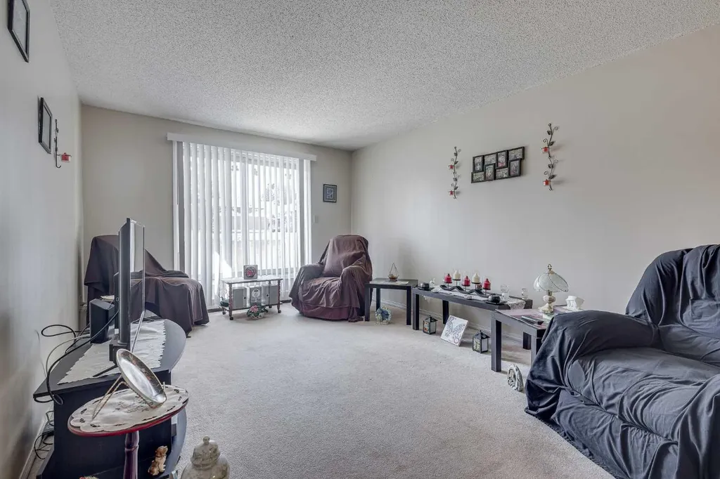 41 Bennett Street Red Deer AB T4R 1V4
