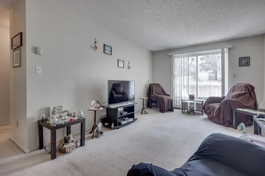 41 Bennett Street Red Deer AB T4R 1V4