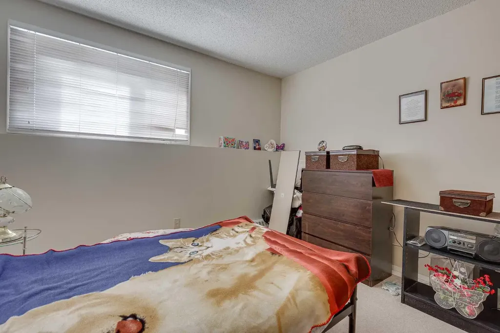 41 Bennett Street Red Deer AB T4R 1V4