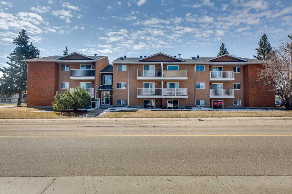 41 Bennett Street Red Deer AB T4R 1V4