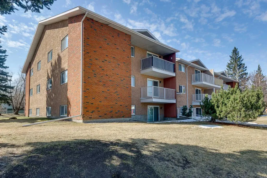 41 Bennett Street Red Deer AB T4R 1V4