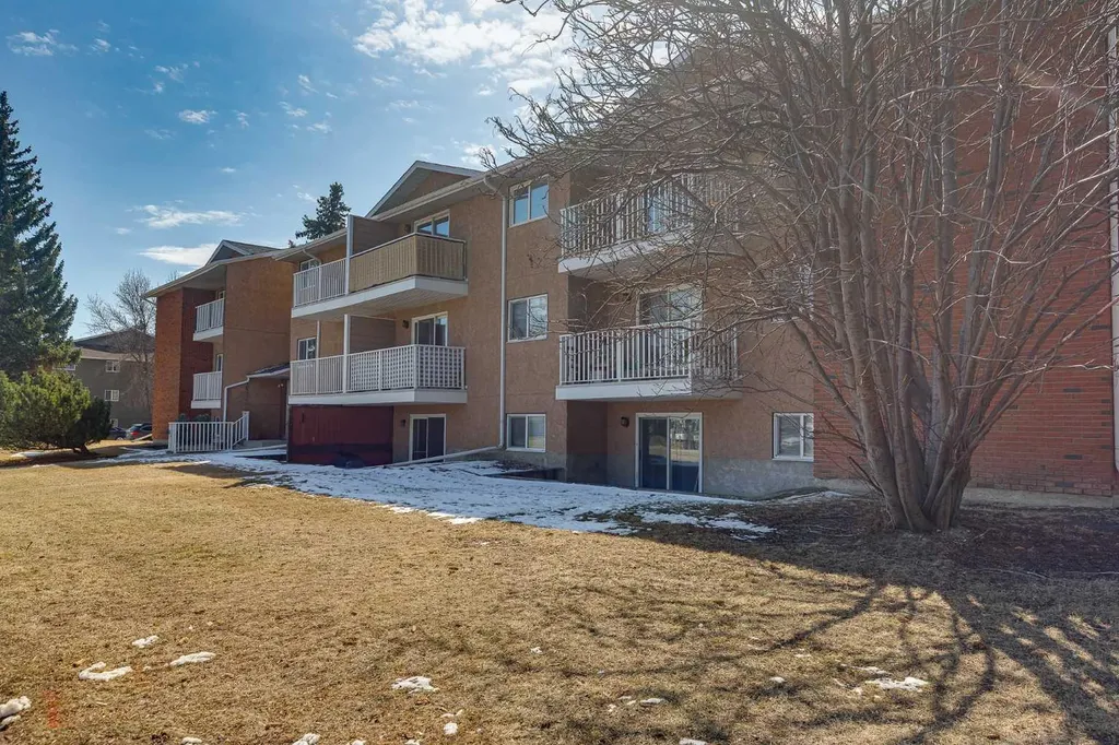 41 Bennett Street Red Deer AB T4R 1V4