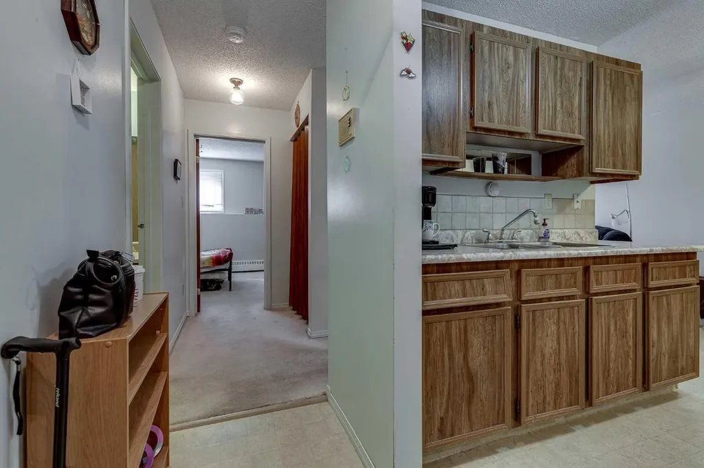 41 Bennett Street Red Deer AB T4R 1V4