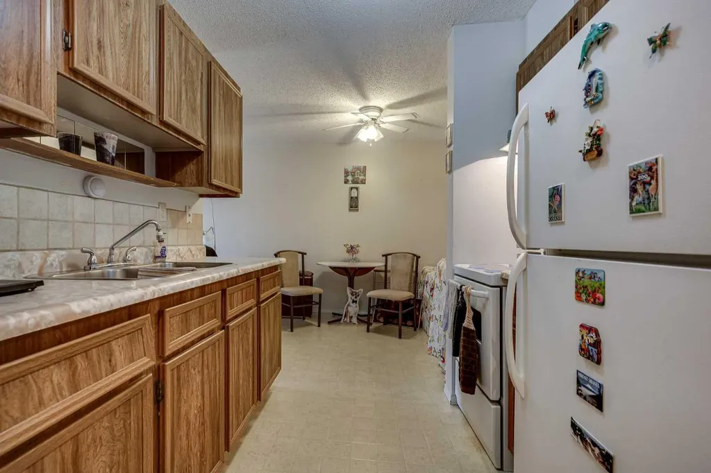 41 Bennett Street Red Deer AB T4R 1V4