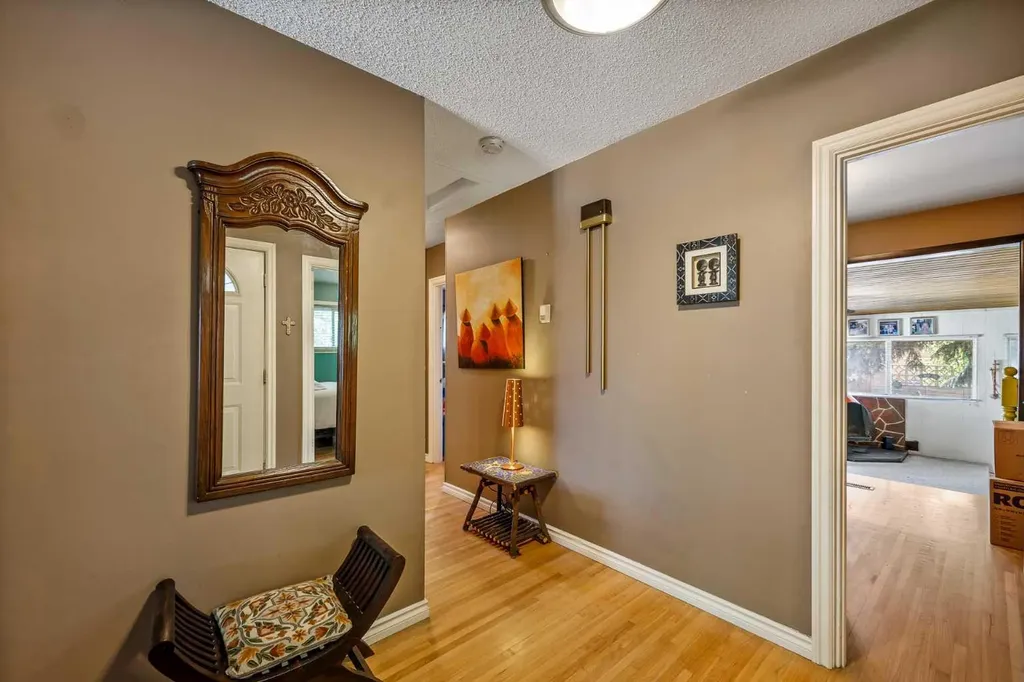 5 Fraser Road SE Calgary AB T2H 1E4