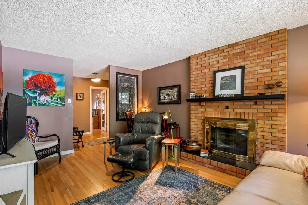 5 Fraser Road SE Calgary AB T2H 1E4
