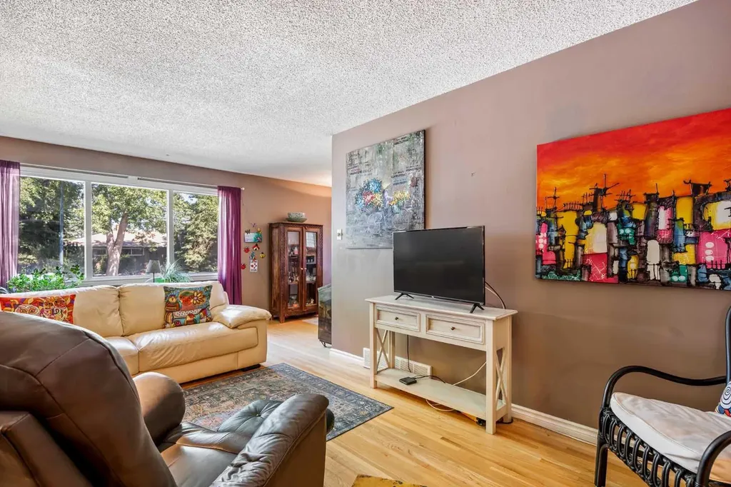 5 Fraser Road SE Calgary AB T2H 1E4