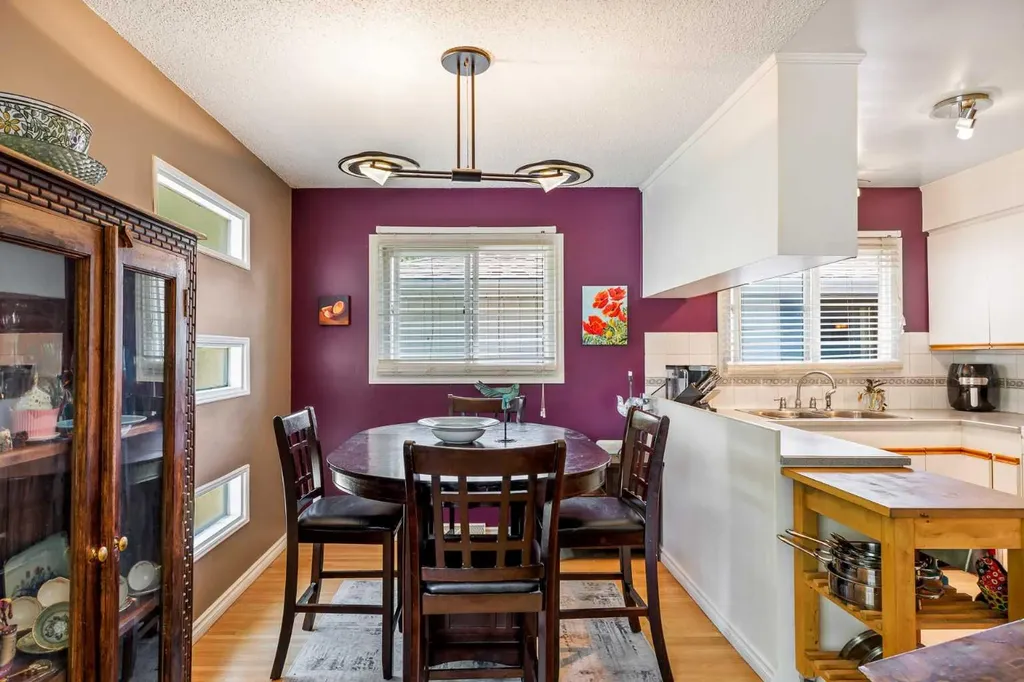 5 Fraser Road SE Calgary AB T2H 1E4