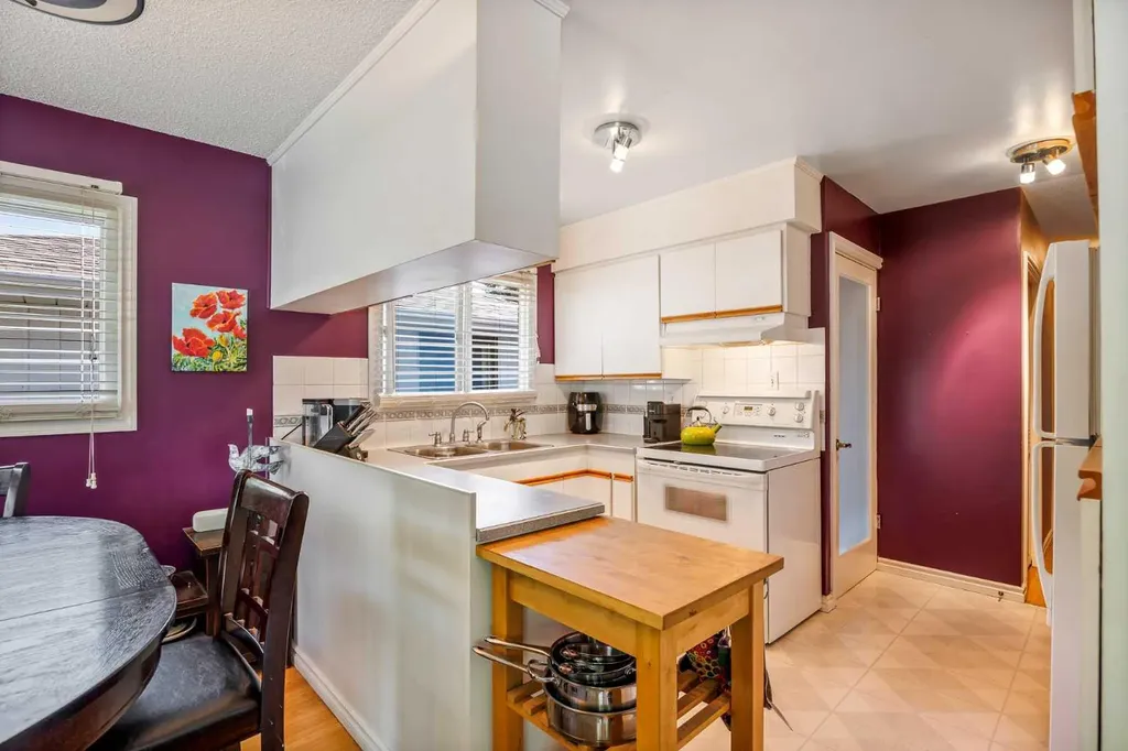 5 Fraser Road SE Calgary AB T2H 1E4