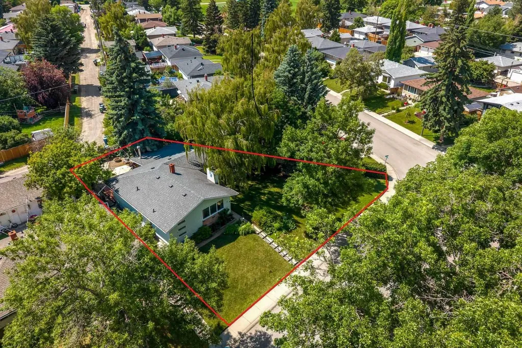 5 Fraser Road SE Calgary AB T2H 1E4