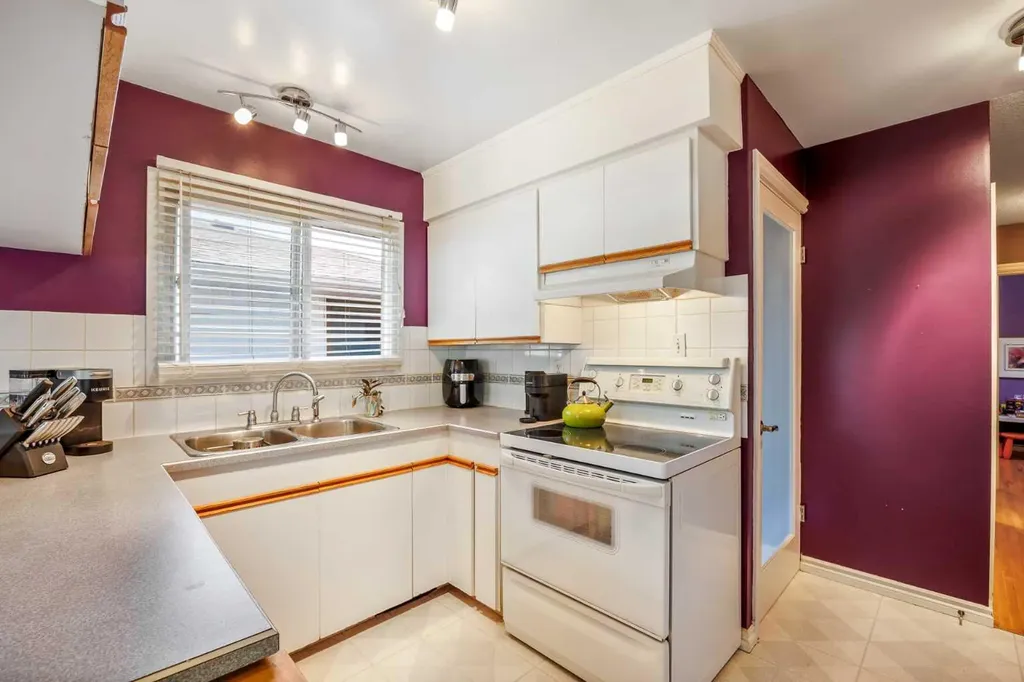 5 Fraser Road SE Calgary AB T2H 1E4