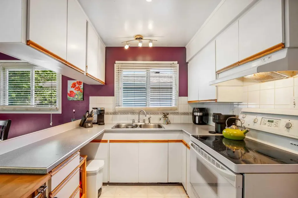 5 Fraser Road SE Calgary AB T2H 1E4