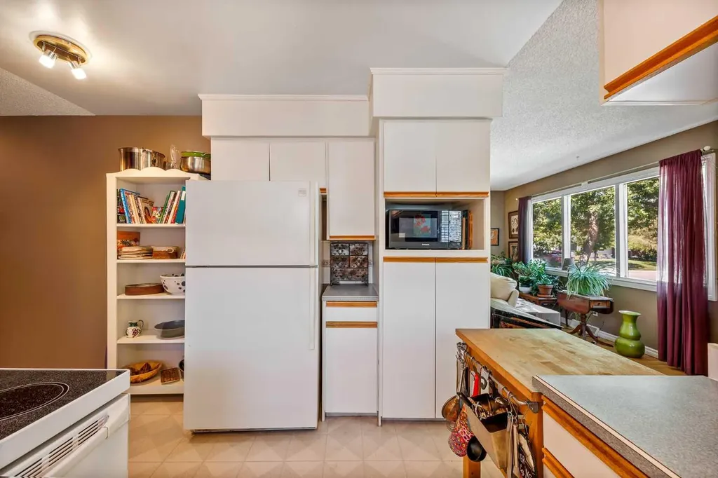 5 Fraser Road SE Calgary AB T2H 1E4