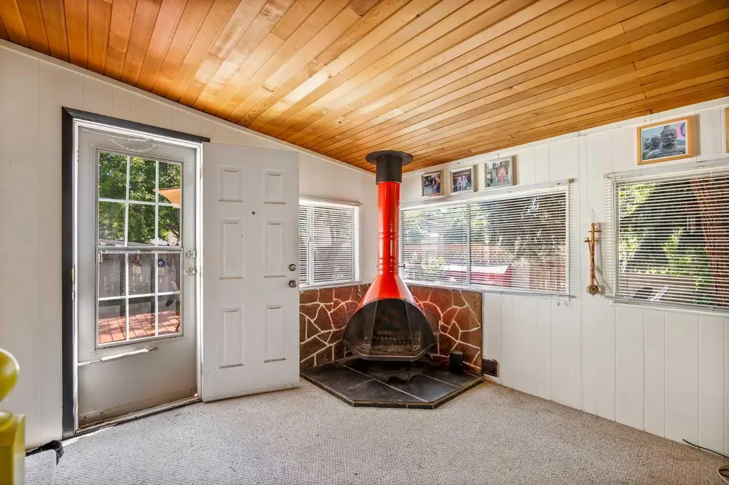 5 Fraser Road SE Calgary AB T2H 1E4