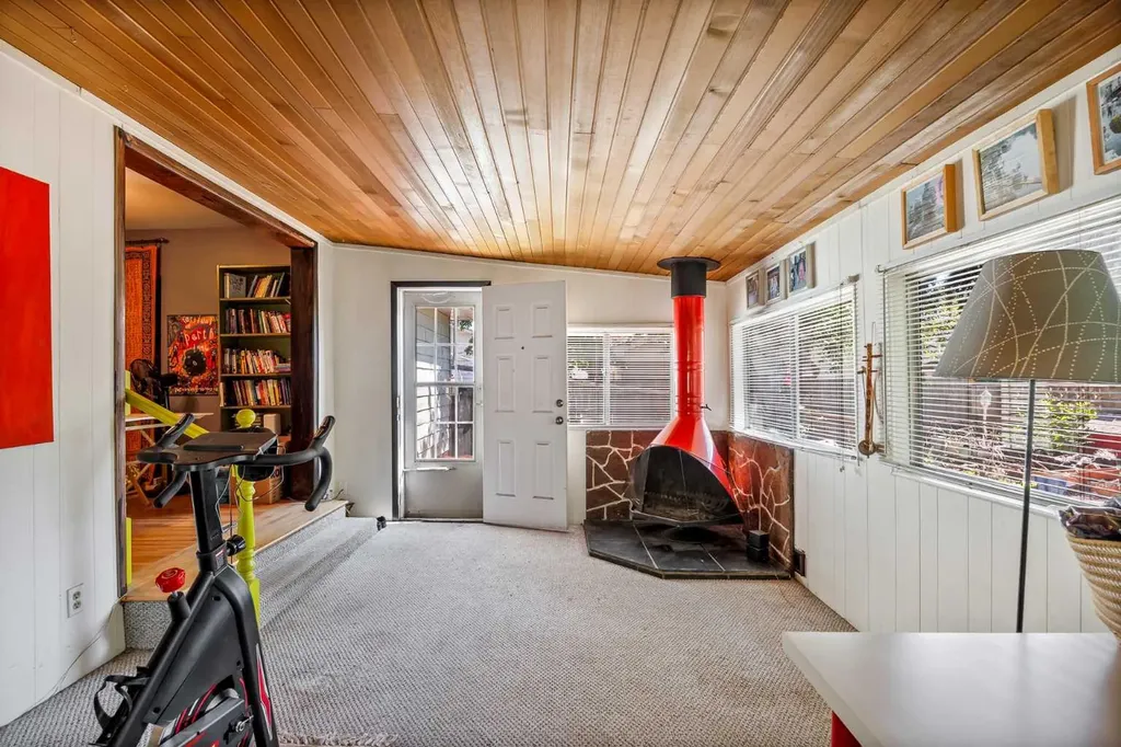 5 Fraser Road SE Calgary AB T2H 1E4
