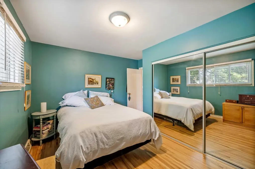 5 Fraser Road SE Calgary AB T2H 1E4