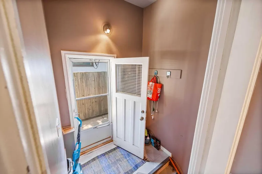 5 Fraser Road SE Calgary AB T2H 1E4