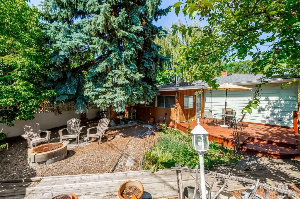 5 Fraser Road SE Calgary AB T2H 1E4