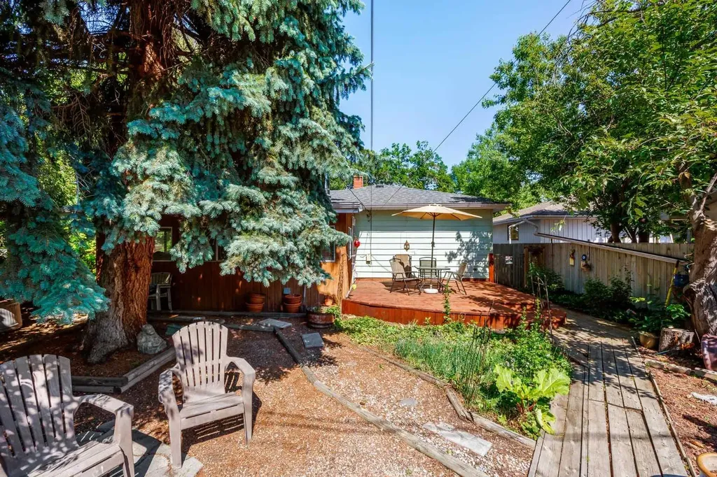 5 Fraser Road SE Calgary AB T2H 1E4