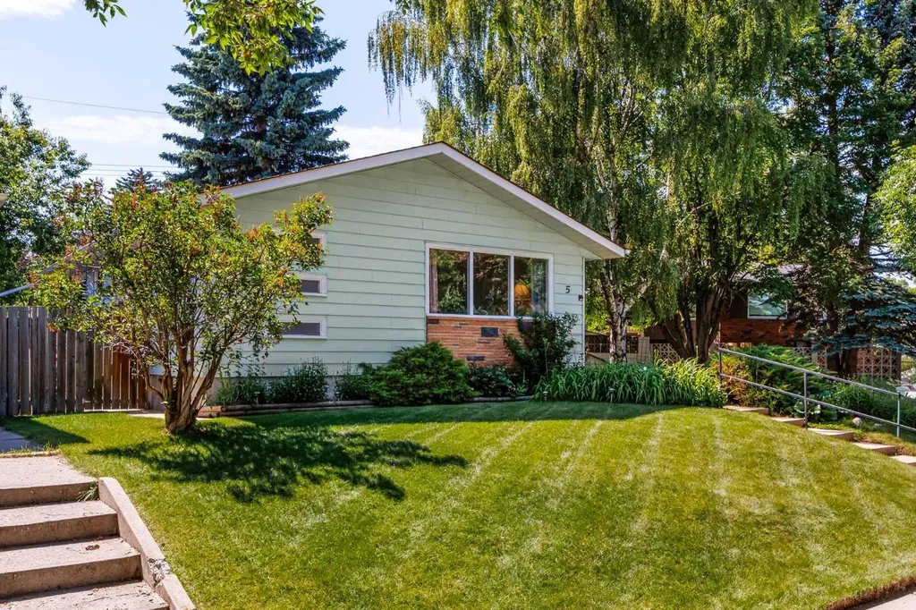 5 Fraser Road SE Calgary AB T2H 1E4