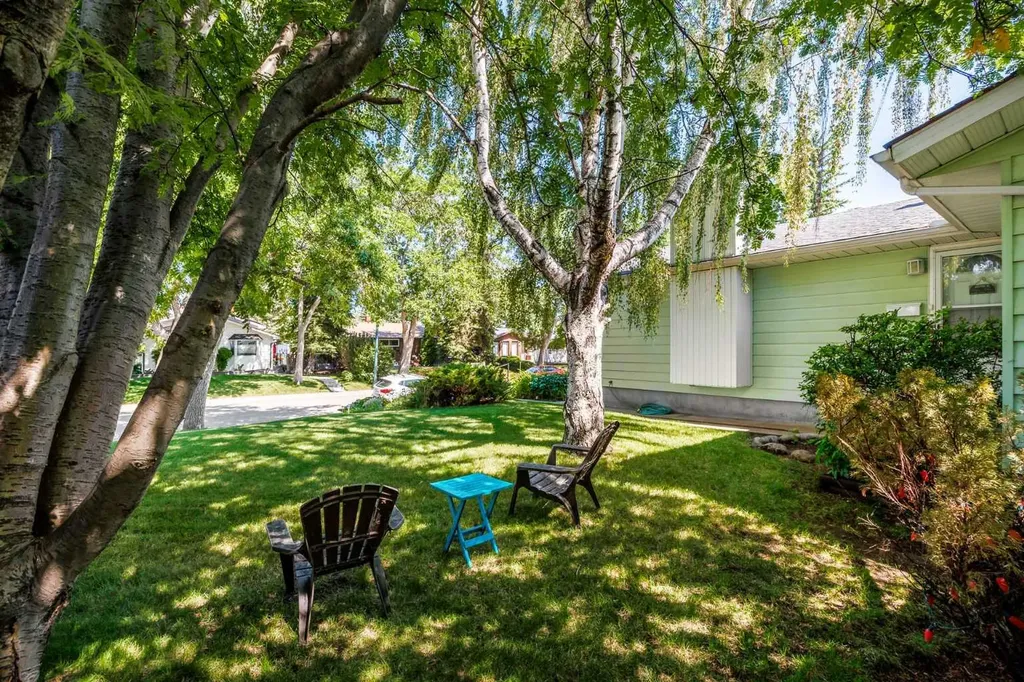 5 Fraser Road SE Calgary AB T2H 1E4