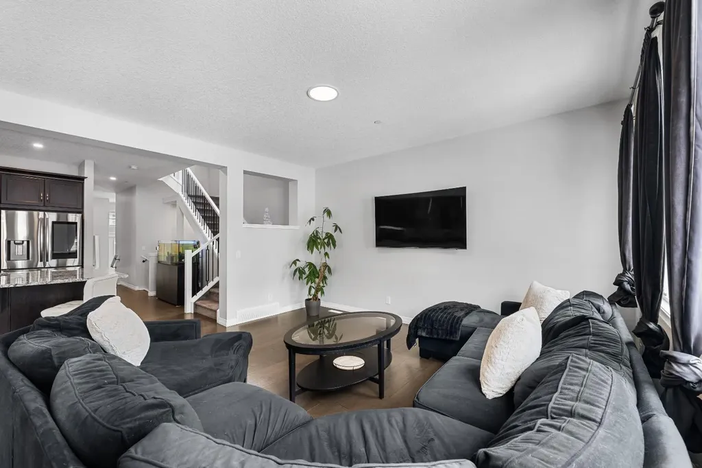 308 Lucas Way NW Calgary AB T3P 0R5