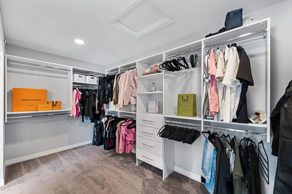 308 Lucas Way NW Calgary AB T3P 0R5
