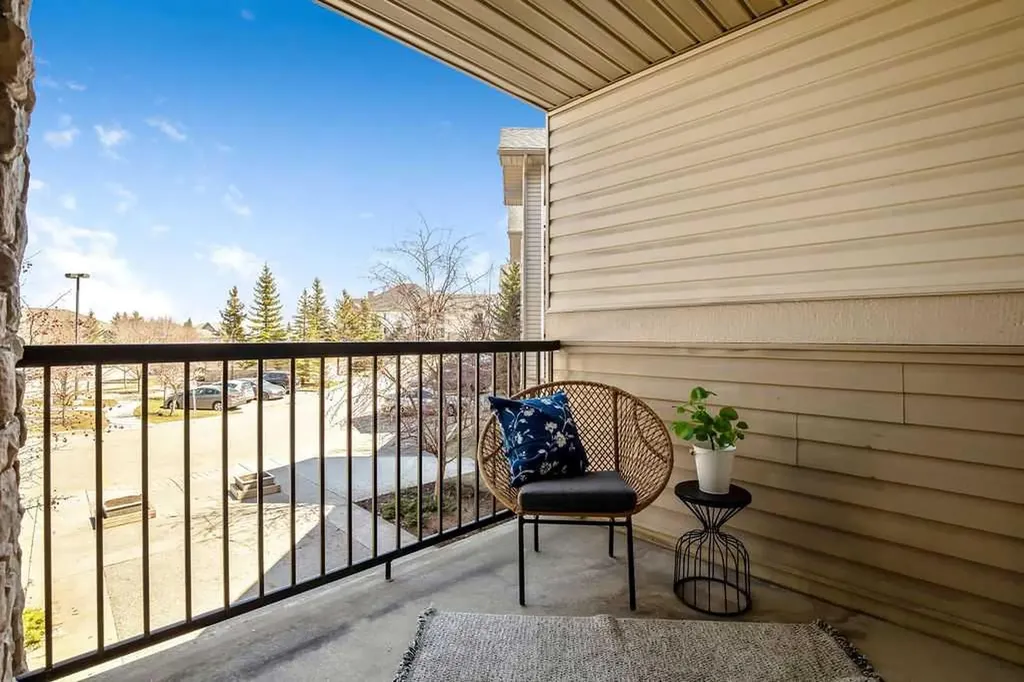 2395 Eversyde Avenue SW Calgary AB T2Y 0B4