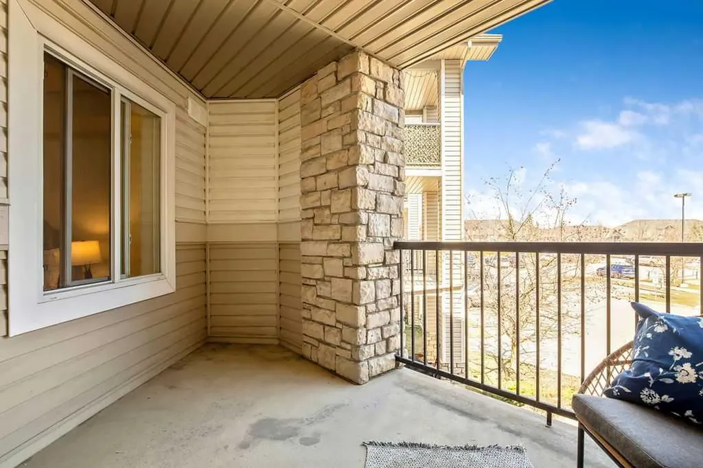 2395 Eversyde Avenue SW Calgary AB T2Y 0B4