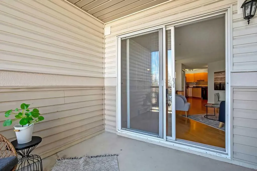2395 Eversyde Avenue SW Calgary AB T2Y 0B4