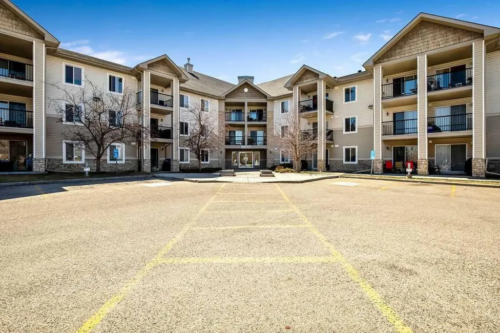 2395 Eversyde Avenue SW Calgary AB T2Y 0B4