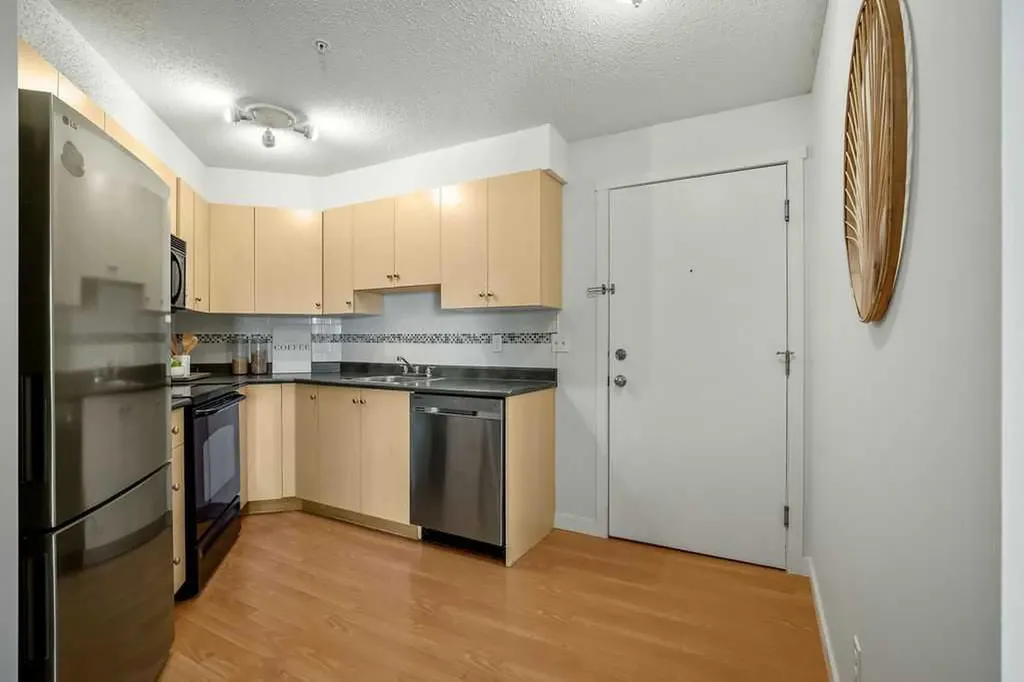 2395 Eversyde Avenue SW Calgary AB T2Y 0B4