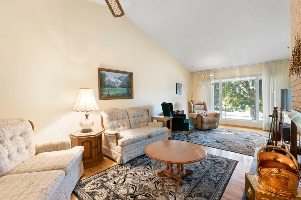 243 Radcliffe Place SE Calgary AB T2A 6M9