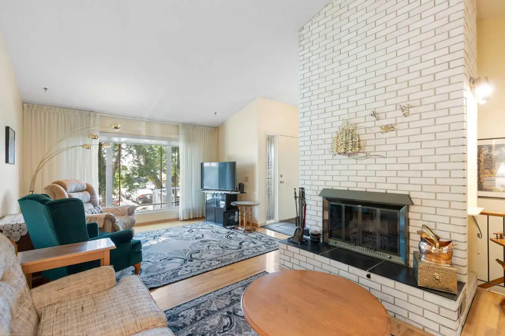 243 Radcliffe Place SE Calgary AB T2A 6M9
