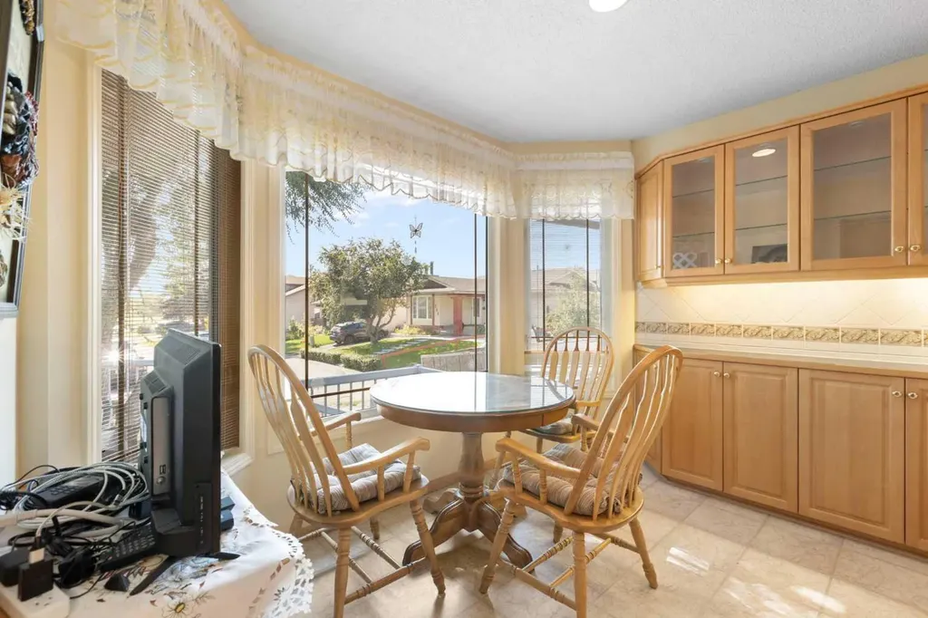 243 Radcliffe Place SE Calgary AB T2A 6M9