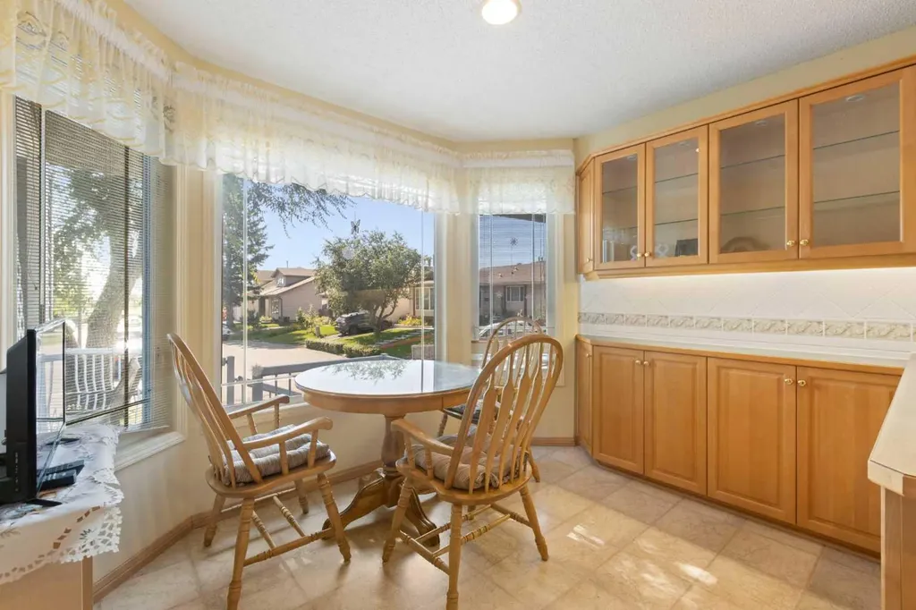243 Radcliffe Place SE Calgary AB T2A 6M9
