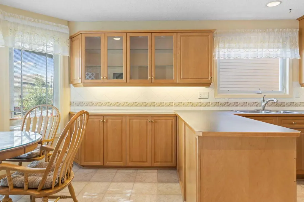 243 Radcliffe Place SE Calgary AB T2A 6M9