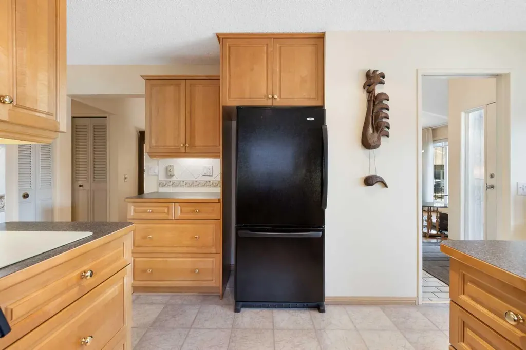 243 Radcliffe Place SE Calgary AB T2A 6M9