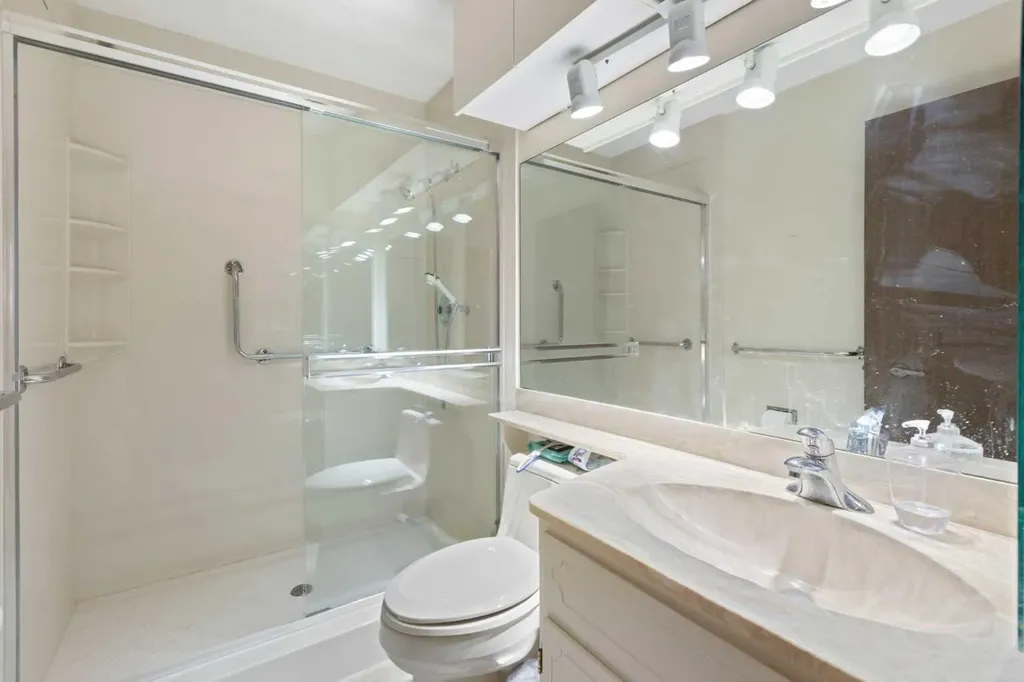 243 Radcliffe Place SE Calgary AB T2A 6M9
