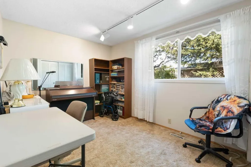 243 Radcliffe Place SE Calgary AB T2A 6M9