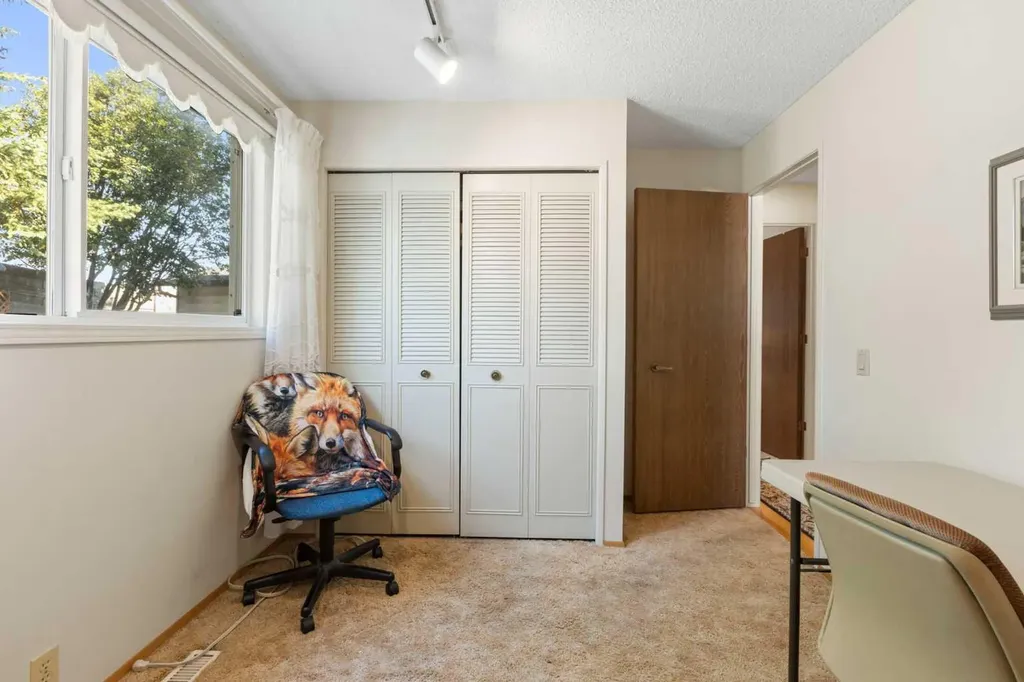 243 Radcliffe Place SE Calgary AB T2A 6M9