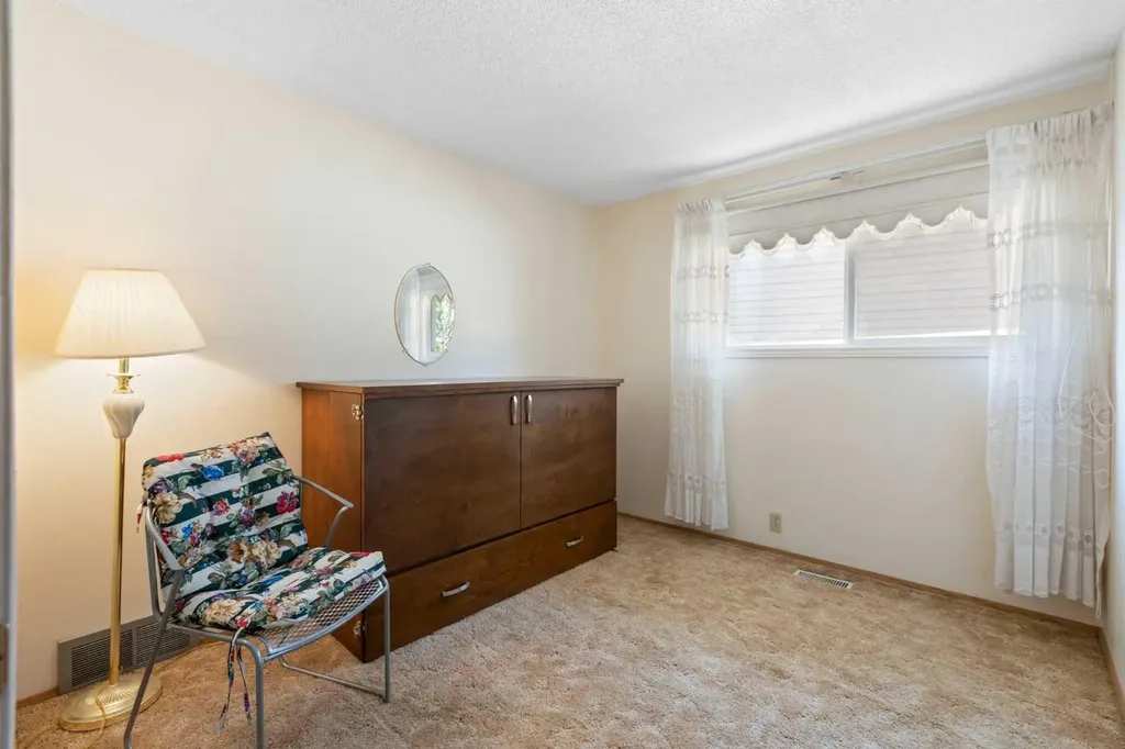 243 Radcliffe Place SE Calgary AB T2A 6M9
