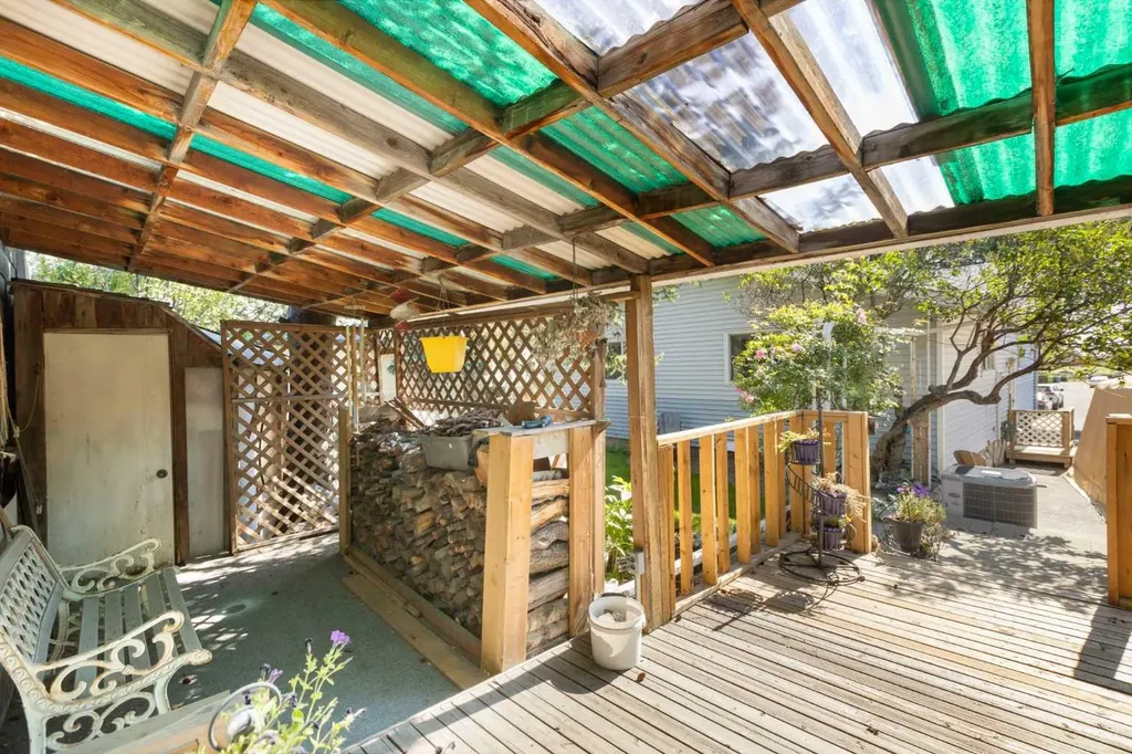 243 Radcliffe Place SE Calgary AB T2A 6M9