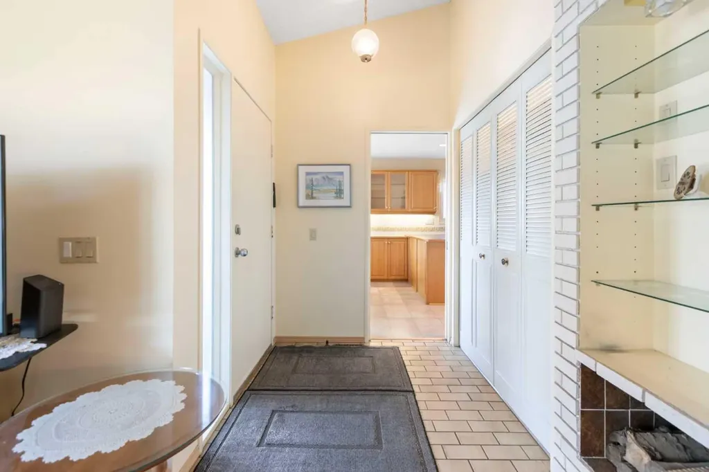243 Radcliffe Place SE Calgary AB T2A 6M9