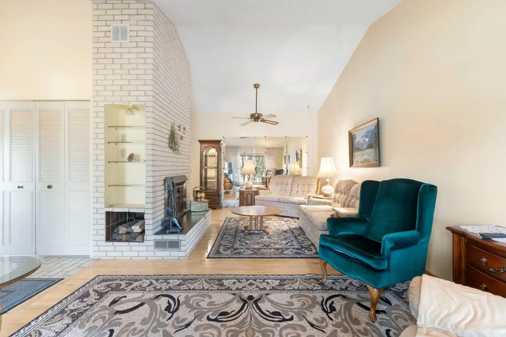 243 Radcliffe Place SE Calgary AB T2A 6M9