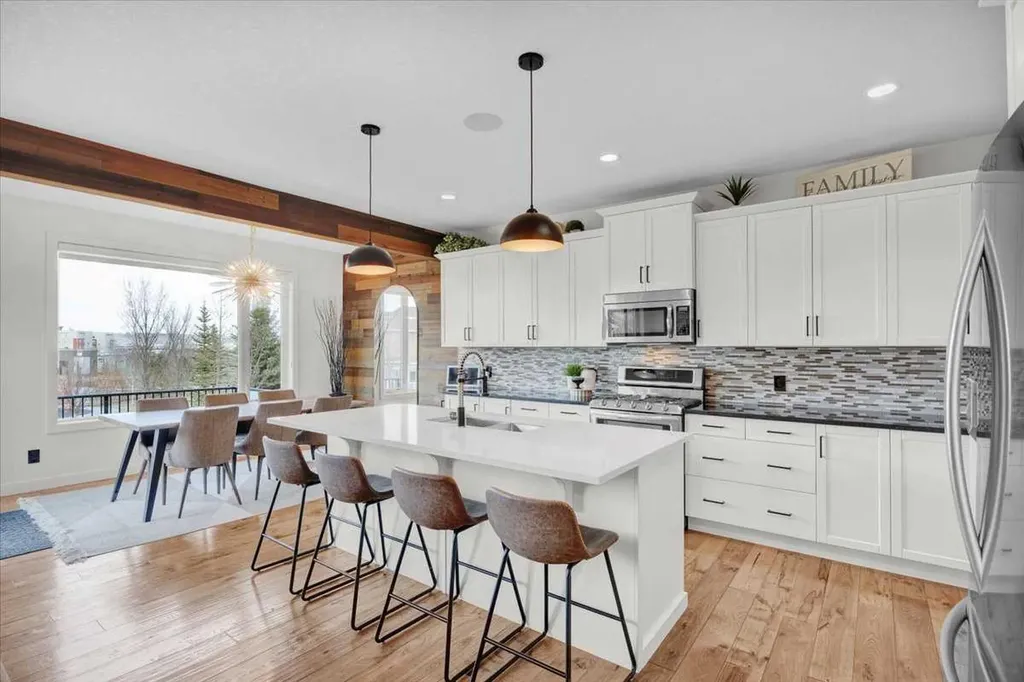 142 Fireside Bend Cochrane AB T4C0V5
