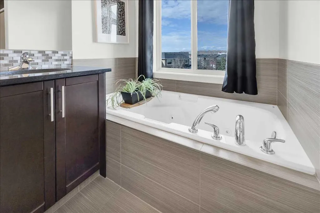 142 Fireside Bend Cochrane AB T4C0V5